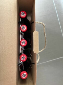 BIERKARTON PETER ZIJN