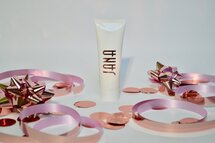 HANDCREME/ZONNECREME COMMUNIE JANA TEKST 2020